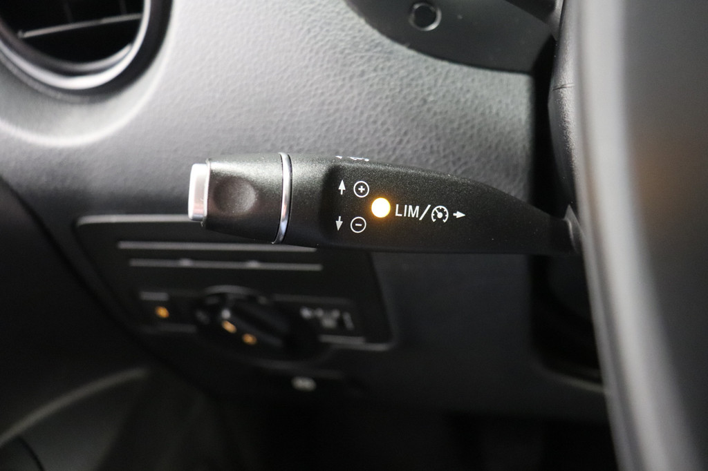 Mercedes-Benz Vito 111 CDI Lang EURO 6 - Airco - Cruise - Trekhaak - € 14.499,- Excl. 12