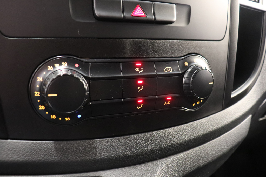Mercedes-Benz Vito 111 CDI Lang EURO 6 - Airco - Cruise - Trekhaak - € 14.499,- Excl. 14