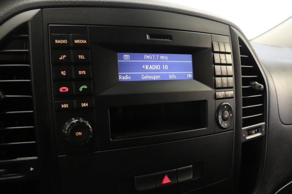 Mercedes-Benz Vito 111 CDI Lang EURO 6 - Airco - Cruise - Trekhaak - € 14.499,- Excl. 15