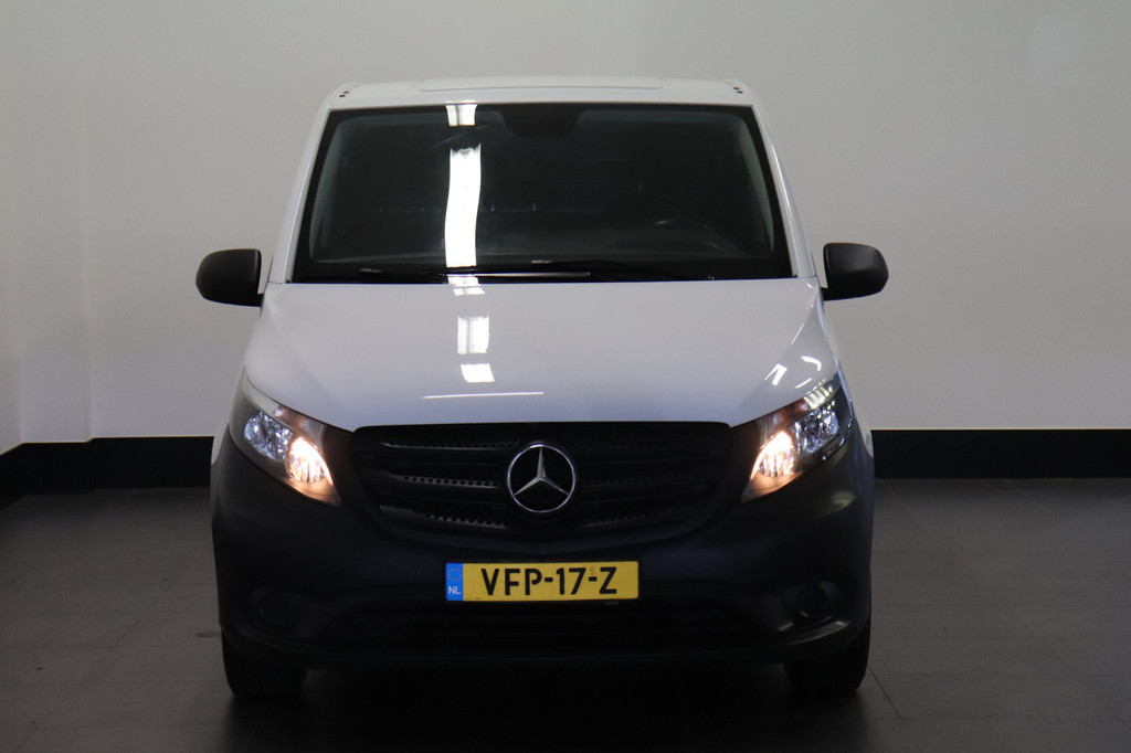 Mercedes-Benz Vito 111 CDI Lang EURO 6 - Airco - Cruise - Trekhaak - € 14.499,- Excl. 6