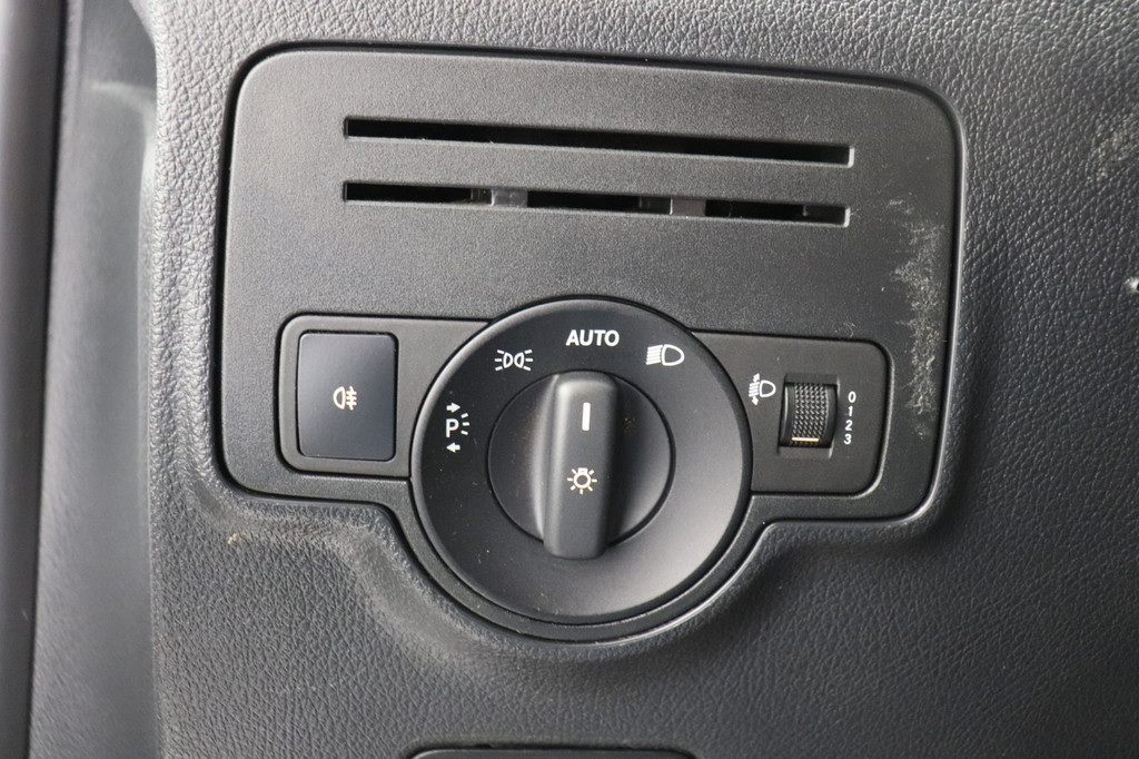 Mercedes-Benz Vito 111 CDI XL EURO 6 - Airco - Camera - Trekhaak - €8.950,- excl. 17