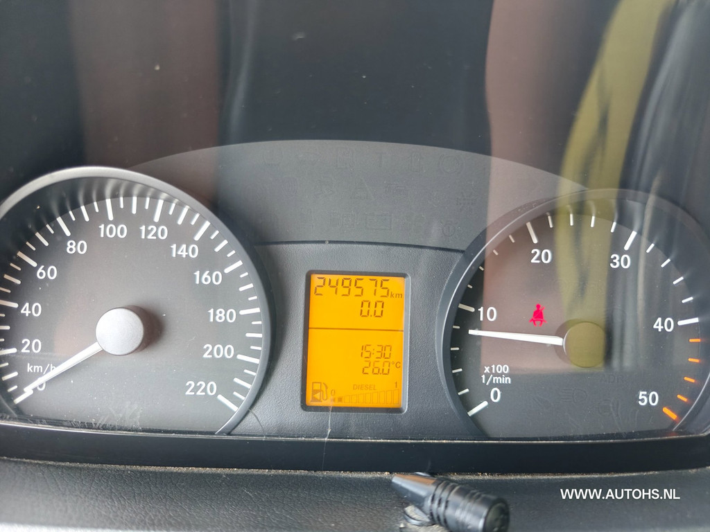 Mercedes-Benz Vito 113 CDI 320 , Airco , cruise , apk mei 2027 , 136 PK , recent beurt gehad 11