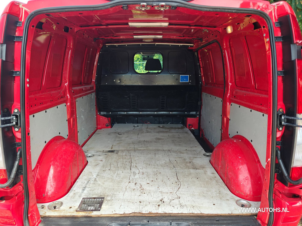Mercedes-Benz Vito 113 CDI 320 , Airco , cruise , apk mei 2027 , 136 PK , recent beurt gehad 20