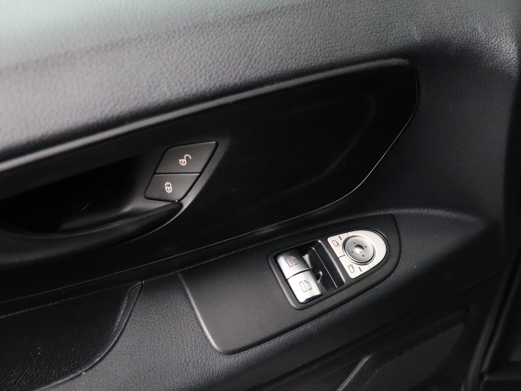 Mercedes-Benz Vito 114CDI 7G-Tronic Automaat Lang | Navigatie | Camera | Airco | Cruise | 3-Persoons | Trekhaak 8