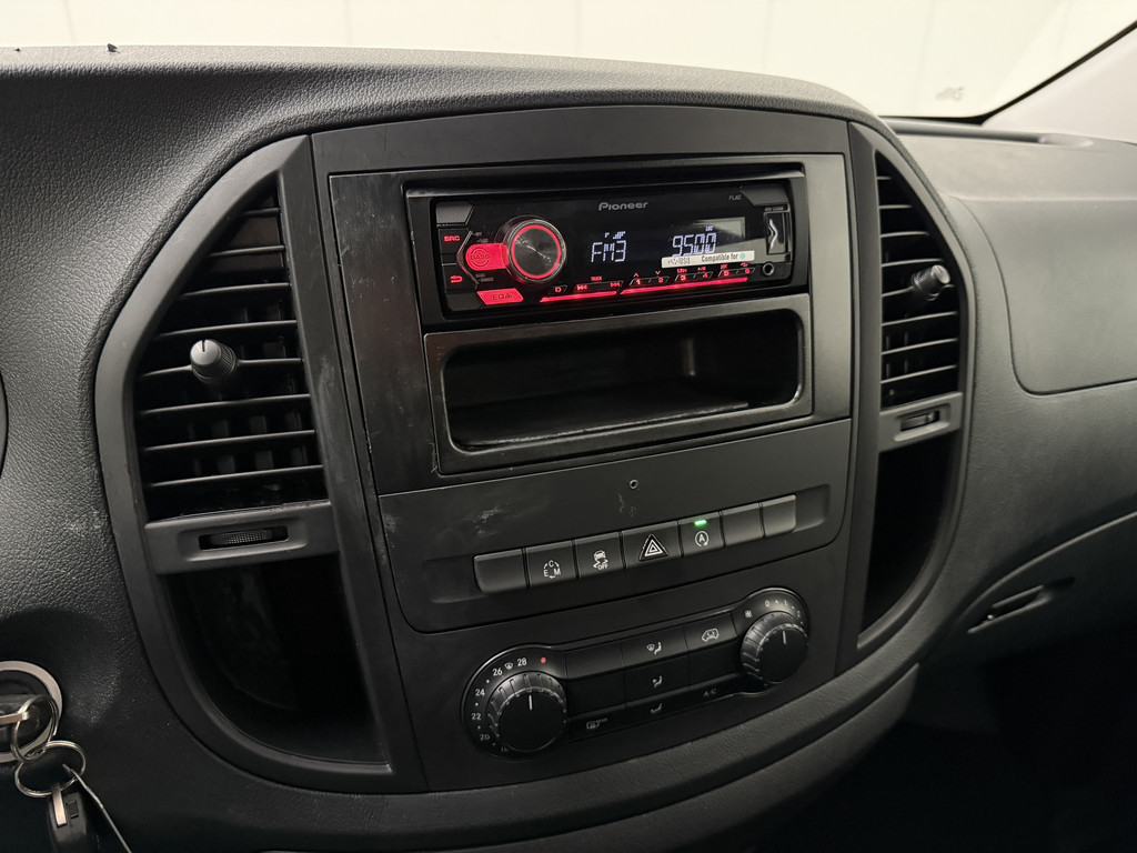 Mercedes-Benz Vito 114CDI Automaat Personenbus | 9-Persoons | Extra Lang | Prijs incl BTW EUR 26499,-- | Airco | Cruise | 2-2-2-3 Stoelopstelling 17