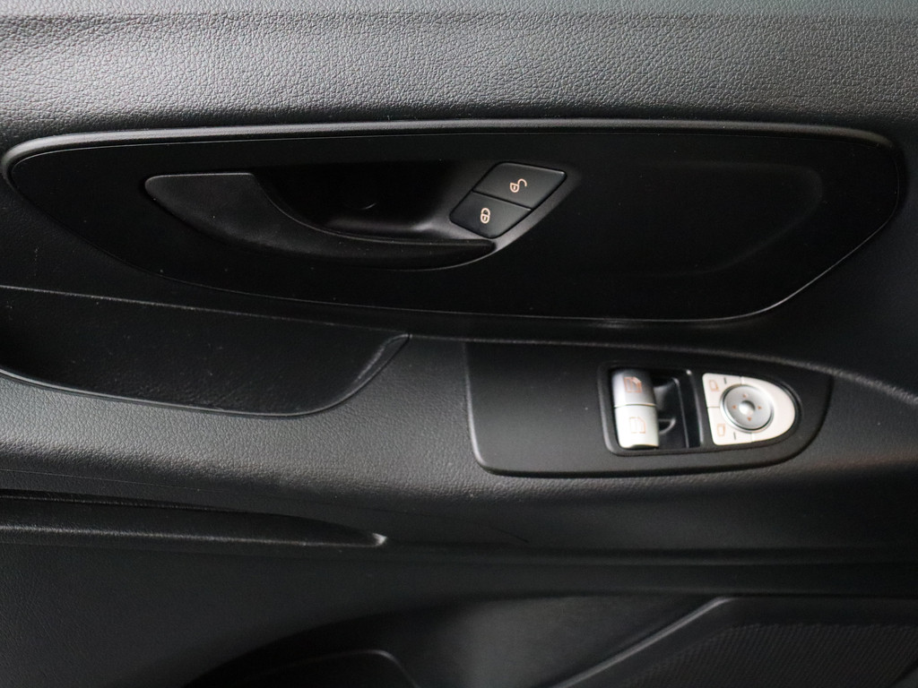 Mercedes-Benz Vito 114CDI Extra Lang Achterdeuren | Airco | Cruise | Camera | Multimedia | Trekhaak 8