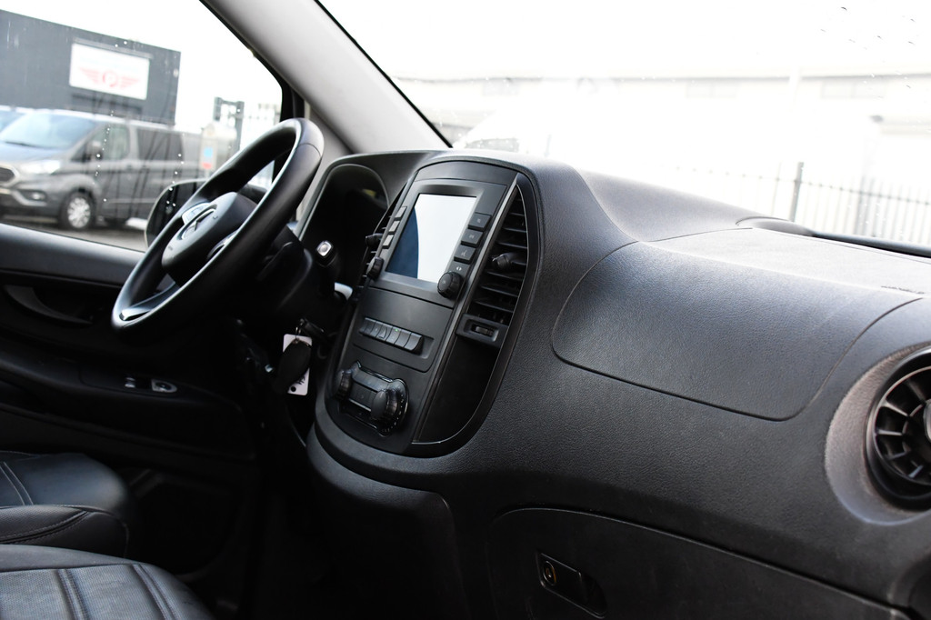 Mercedes-Benz Vito 114 CDI L2 Black Edition Camera, Cruise, Carplay, LED, 190pk, Automaat, Multimedia, Uniek! 12