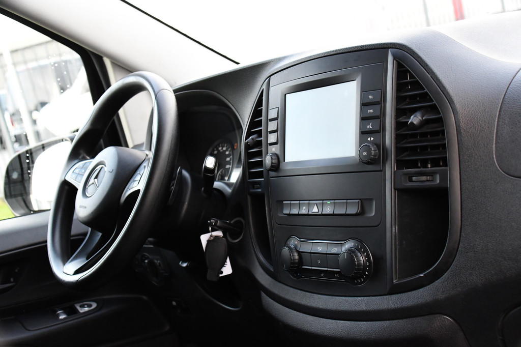 Mercedes-Benz Vito 114 CDI L2 Black Edition Camera, Cruise, Carplay, LED, 190pk, Automaat, Multimedia, Uniek! 13