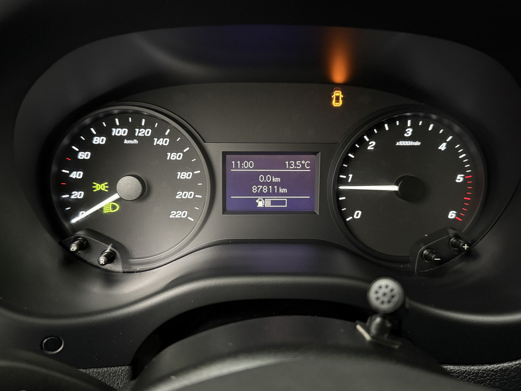 Mercedes-Benz Vito 114CDI Lang | 2xSchuifdeur | Leder | Navigatie | 3-Persoons | Trekhaak | Airco 9