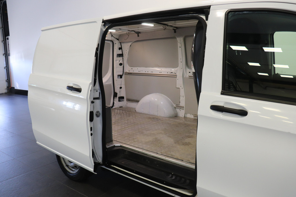 Mercedes-Benz Vito 114 CDI Lang Automaat EURO 6 - A/Climate - Cruise - PDC - € 16.950,-- Excl. 15