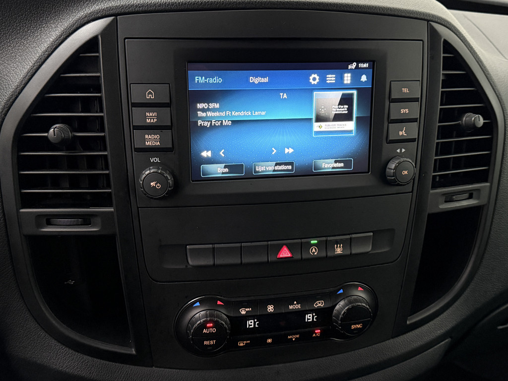 Mercedes-Benz Vito 114CDI Lang Black Edition Dubbele Cabine | Led | Navigatie | Camera | Airco | Cruise | 17