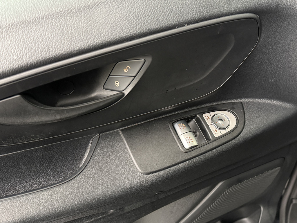 Mercedes-Benz Vito 114CDI Lang Black Edition Dubbele Cabine | Led | Navigatie | Camera | Airco | Cruise | 8