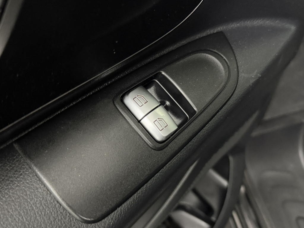 Mercedes-Benz Vito 114CDI Lang Black Edition | Navigatie | Camera | Airco| 3-Zits | Betimmering 8