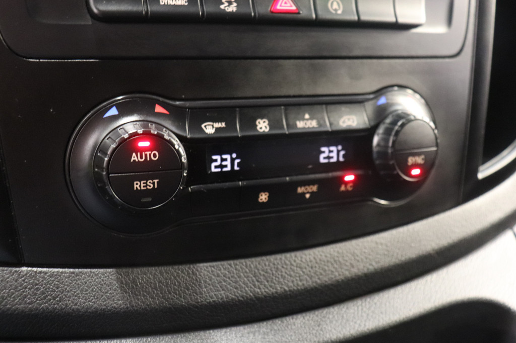 Mercedes-Benz Vito 114 CDI Lang Dubbele Cabine Automaat EURO 6 - AC/Climate - Navi - Cruise - ⬠28.900,- Excl. 13