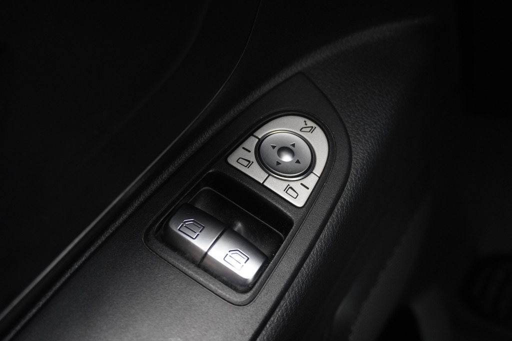 Mercedes-Benz Vito 114 CDI Lang EURO 6 - A/C Climate - Cruise - Trekhaak - ⬠17.950,- Excl. 21