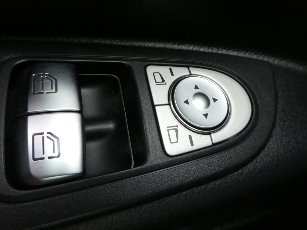 Mercedes-Benz Vito 114 CDI Lang L2 automaat 3 zits camera trekhaak 19