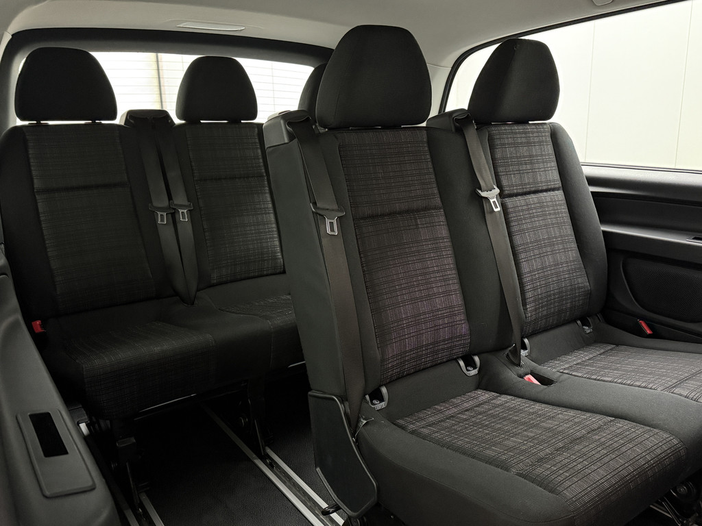 Mercedes-Benz Vito 114CDi Automaat XXL Personenbus | 9-Persoons | 2-2-2-3 Bestoeling | Airco | Cruise | Taxigoedkeuring | Prijs Inclusief € 26.499,-- 20