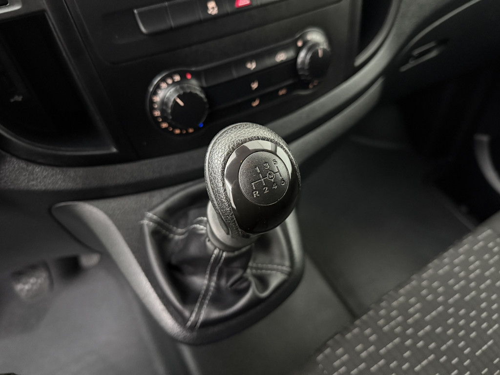 Mercedes-Benz Vito 114CDi Lang | Achterdeuren | Navigatie | Airco | Cruise | 3-Zits 15
