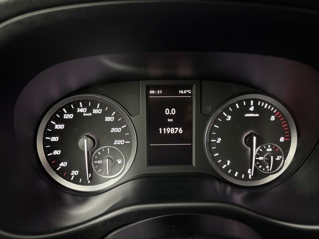 Mercedes-Benz Vito 114CDi Lang | Achterdeuren | Navigatie | Airco | Cruise | 3-Zits 9