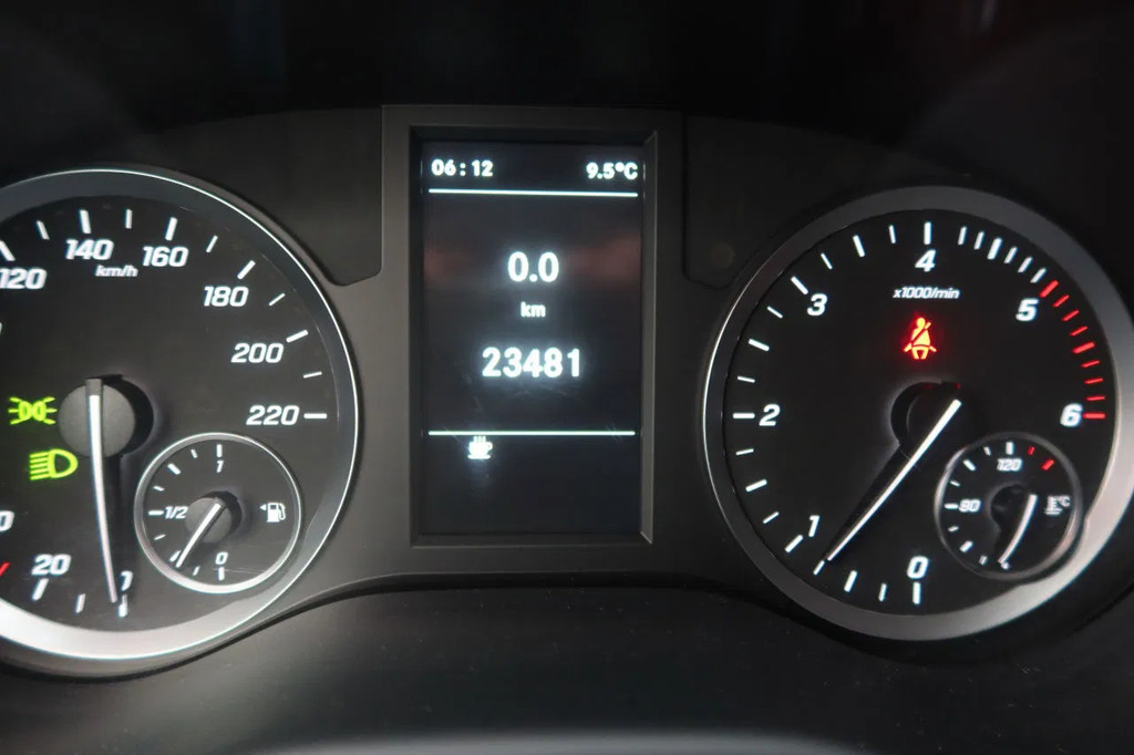 Mercedes-Benz Vito 116 CDI 8