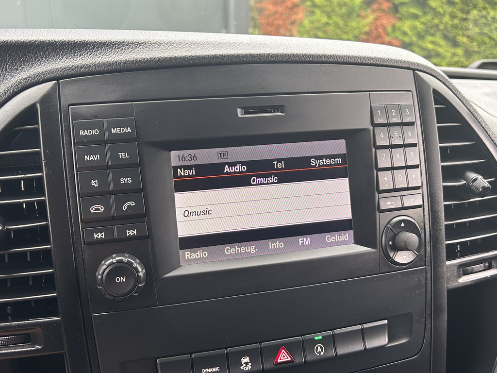 Mercedes-Benz Vito 116 CDI AUTOMAAT / L2H1 / 1e EIG. / LED / ECC AIRCO / CRUISE / NAVI / CAMERA / BLUETOOTH 12