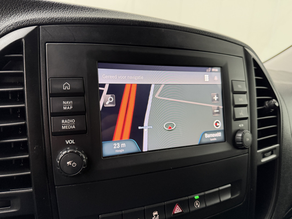 Mercedes-Benz Vito 116CDI Automaat Lang Achterdeuren | Navigatie | Camera | Gatelocks | Airco | Cruise | 3-Zits 18