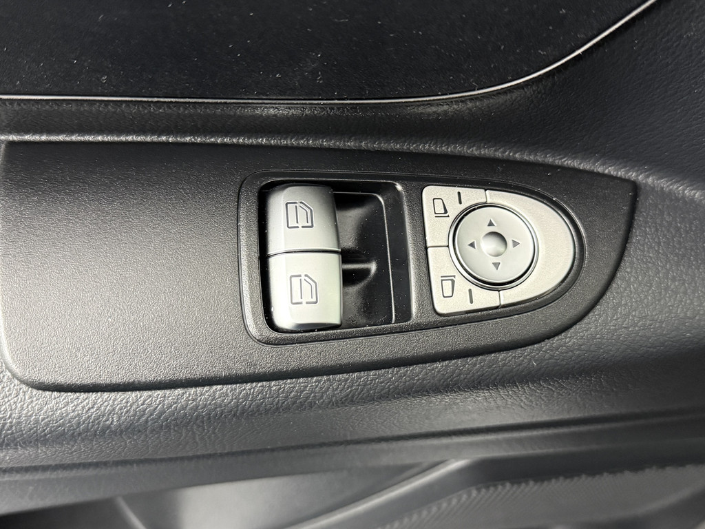 Mercedes-Benz Vito 116CDI Automaat Lang Achterdeuren | Navigatie | Camera | Gatelocks | Airco | Cruise | 3-Zits 8