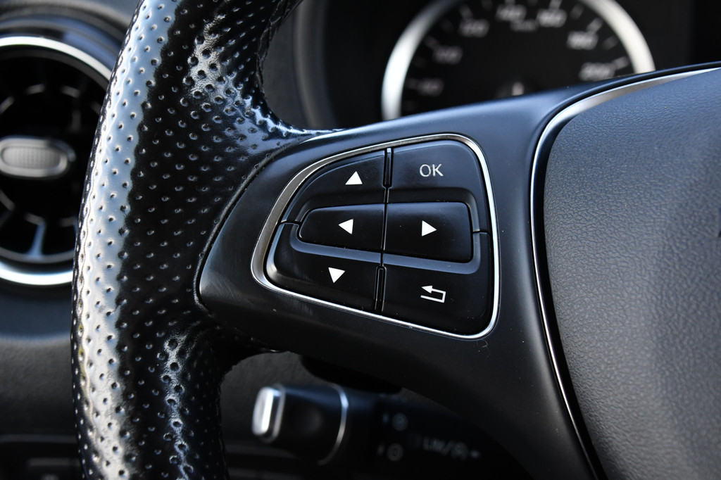 Mercedes-Benz Vito 116 CDI L2 AMG Edition Camera, Cruise, Carplay, 164pk, Automaat, Trekhaak, Stoelverarming, Luxe interieur, Uniek! 13