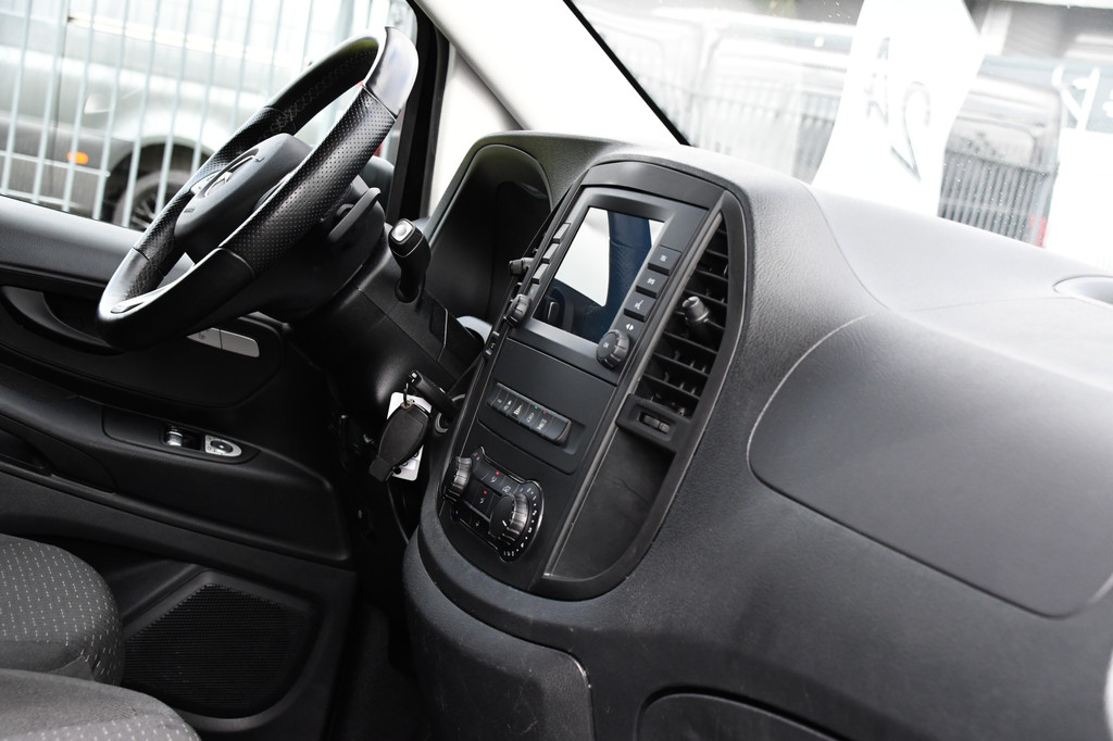 Mercedes-Benz Vito 116 CDI L2 Black Edition Cruise, Camera, Carplay, 164pk, Automaat, Sensoren, Trekhaak, Multimedia, LED, Stoelverwarming, Uniek! 12