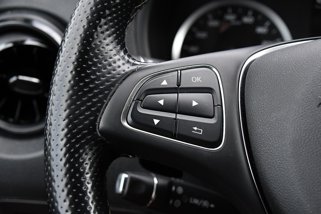 Mercedes-Benz Vito 116 CDI L2 Black Edition Cruise, Camera, Carplay, 164pk, Automaat, Sensoren, Trekhaak, Multimedia, LED, Stoelverwarming, Uniek! 17