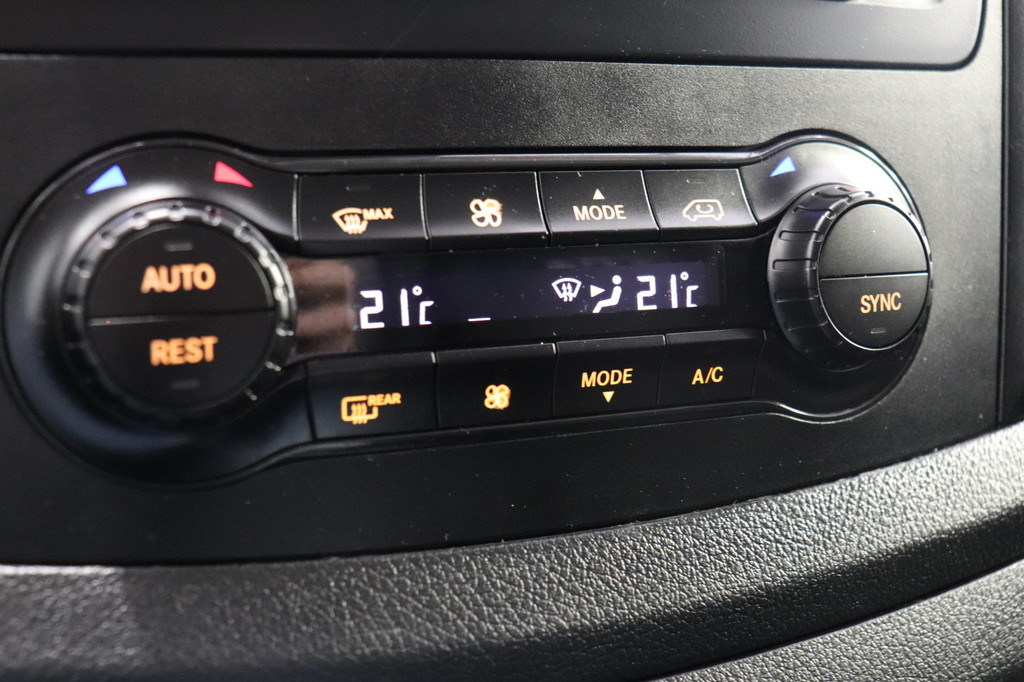 Mercedes-Benz Vito 116 CDI Lang 4X4 Automaat EURO 6 - AC/climate - Cruise - Camera - € 20.900,- Excl. 18