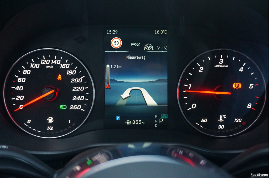 Mercedes-Benz Vito 116 CDI Lang AUT BPM VRIJ!! 10.25 MBUX, Distronic, Betimmering, Trekhaak, Adap. LED!! NR. G01* 11