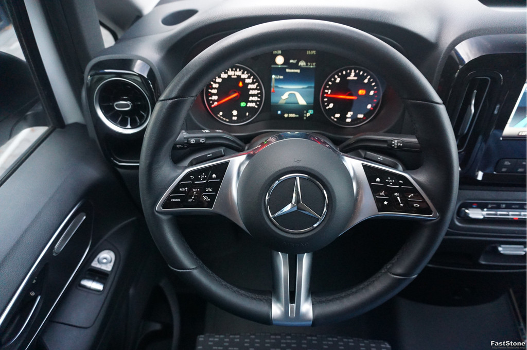 Mercedes-Benz Vito 116 CDI Lang AUT BPM VRIJ!! 10.25 MBUX, Distronic, Betimmering, Trekhaak, Adap. LED!! NR. G01* 9