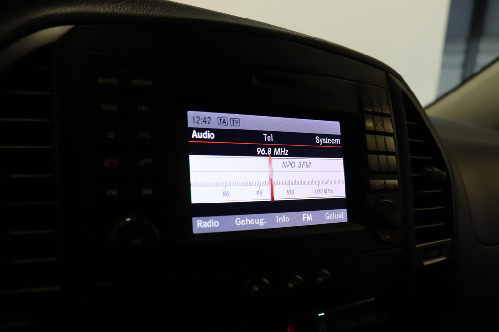 Mercedes-Benz Vito 116 CDI Lang Automaat EURO 6 - A/C Climate - Cruise - PDC - €18.900,- Excl. 15