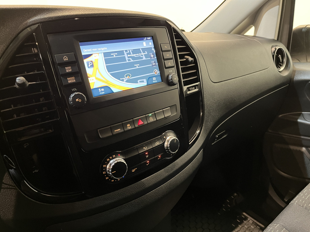 Mercedes-Benz Vito 116 CDI Lang Automaat / Euro 6 / Airco / Cruise Control / Camera / CarPlay / Navigatie / 3-Zits / 1.000 KM !! Z.G.A.N. !! 7