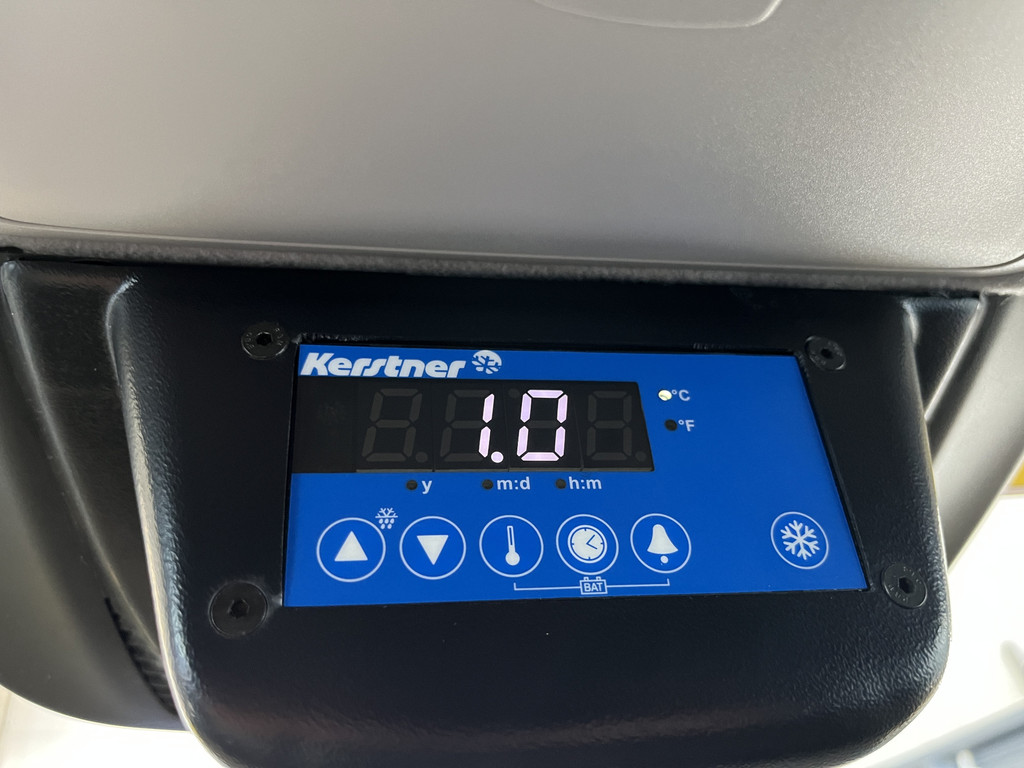 Mercedes-Benz Vito 116 CDI Lang RWD Automaat / Kerstner Dag- & Nachtkoeling / Airco / Camera / CarPlay / Cruise Control / LED / LMV / 3-Zits / 892 KM !!! Z.G.A.N. !!! 8