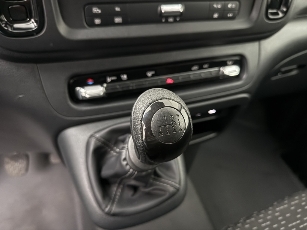 Mercedes-Benz Vito 116CDI XXL | Achterdeuren | Navgatie | Camera | 3-Zits | Airco | Trekhaak 17