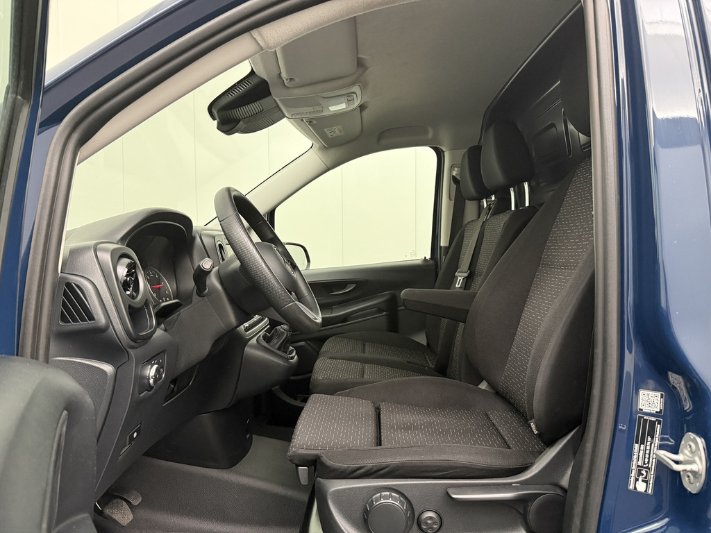 Mercedes-Benz Vito 116CDI XXL | Achterdeuren | Navgatie | Camera | 3-Zits | Airco | Trekhaak 21