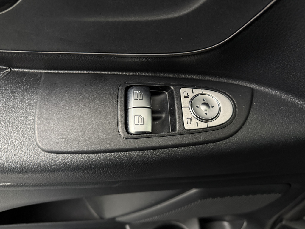 Mercedes-Benz Vito 116CDI XXL | Achterdeuren | Navgatie | Camera | 3-Zits | Airco | Trekhaak 8