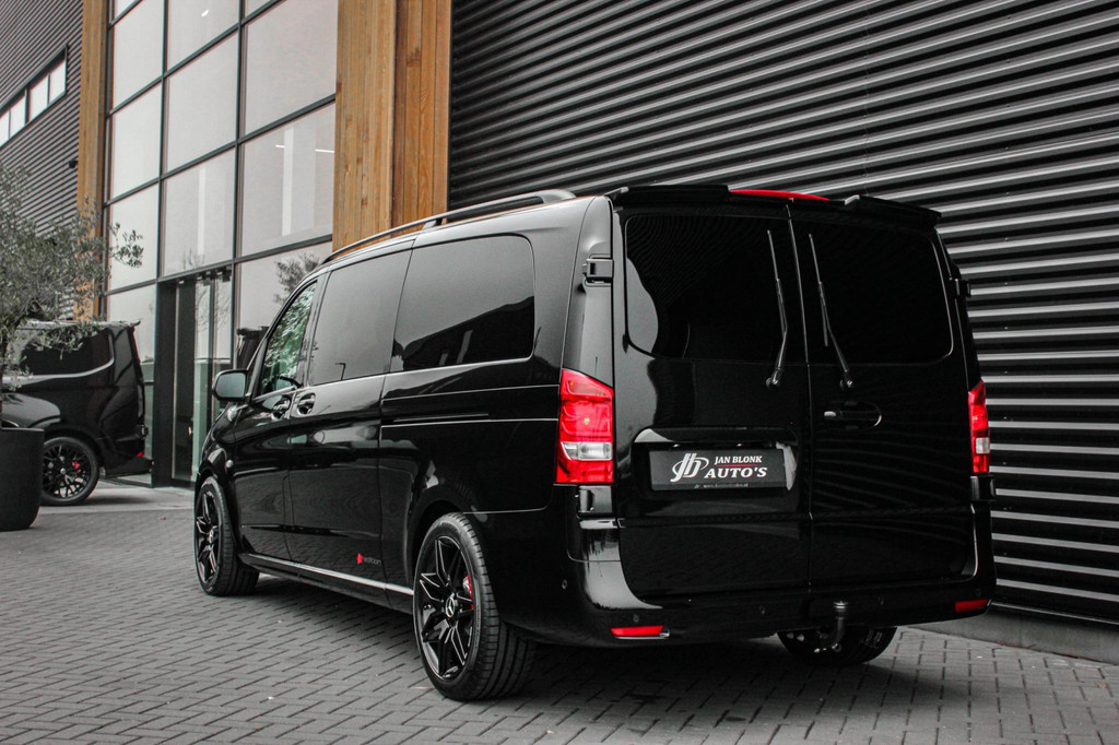 Mercedes-Benz Vito 119 CDI L3 SPORT DUBBEL CABINE / DC / BPM VRIJ / FULL BLACK / 2X SCHUIFDEUREN / AMG / VERLAAGD / APPLE CARPLAY 10
