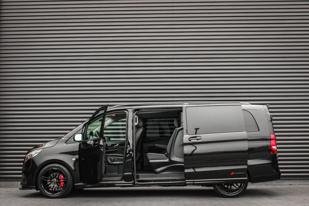 Mercedes-Benz Vito 119 CDI L3 SPORT DUBBEL CABINE / DC / BPM VRIJ / FULL BLACK / 2X SCHUIFDEUREN / AMG / VERLAAGD / APPLE CARPLAY 7