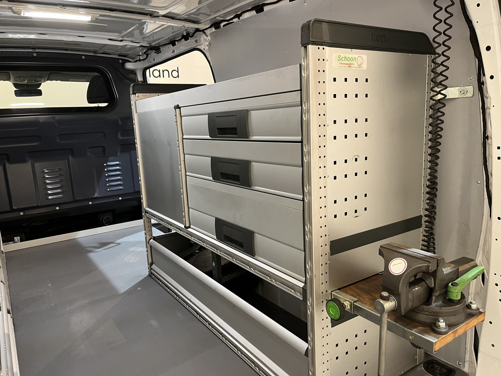 Mercedes-Benz Vito 119 CDI XL RWD Automaat / Euro 6 / Servicebus / Bott inrichting / 220V. / Airco / CarPlay / Camera / Cruise Control / Navigatie / Klep 12