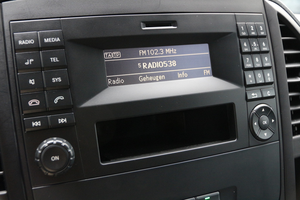 Mercedes-Benz Vito 190PK CDI | L2H1 | KAR-edition | Stoelverw. | Cruise | Airco.. 12