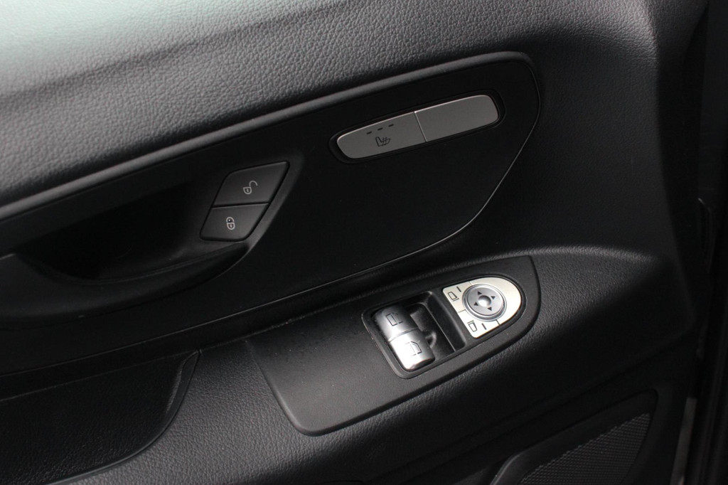 Mercedes-Benz Vito 190PK LANG JB- EDITION FULL BLACK / AMG / SPOILER / VERLAGINGSVEREN / NAVIGATIE / SIDE- BARS / FULL / NAVIGATIE 15