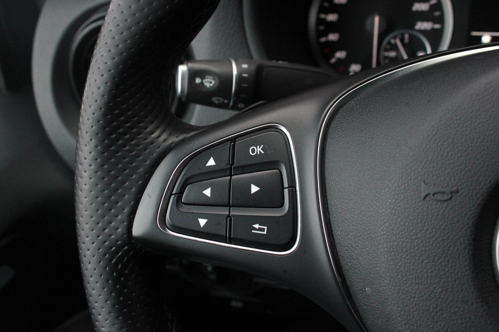 Mercedes-Benz Vito 190PK LANG JB- EDITION FULL BLACK / AMG / SPOILER / VERLAGINGSVEREN / NAVIGATIE / SIDE- BARS / FULL / NAVIGATIE 21