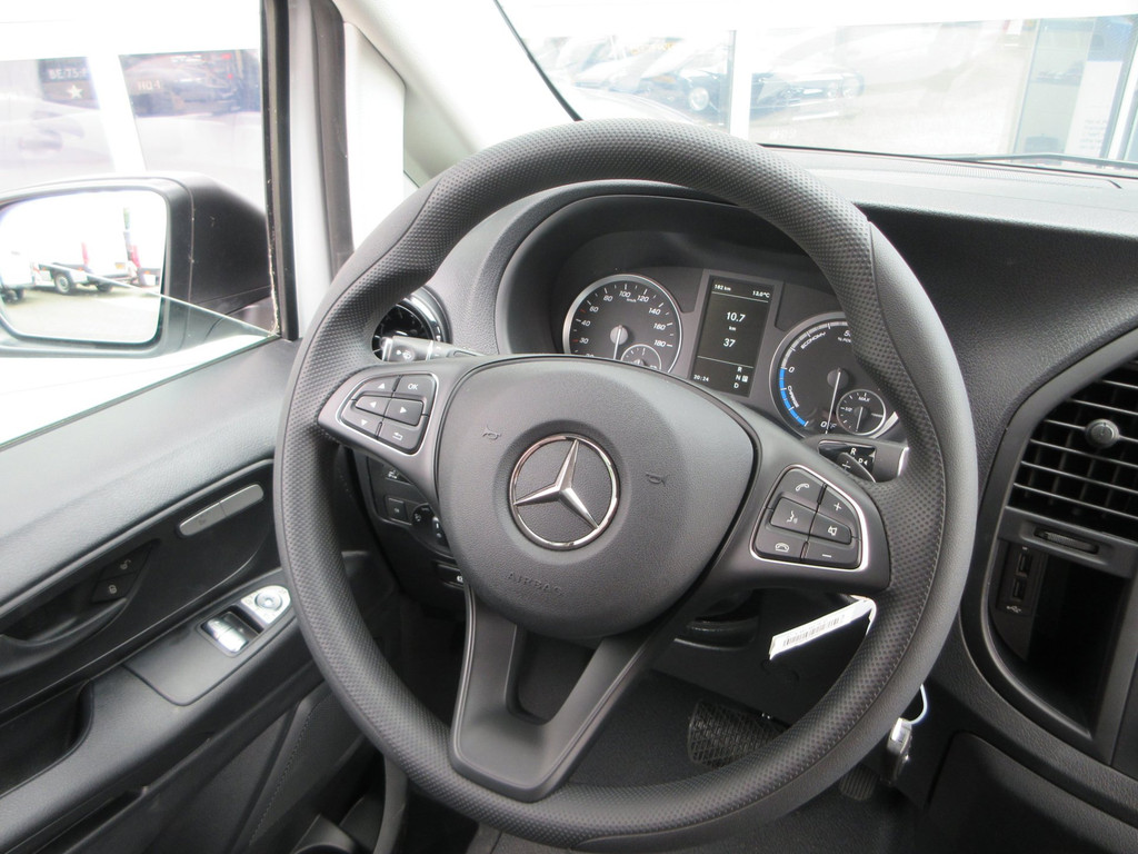 Mercedes-Benz Vito Evito, 112, L2, 66kWh, Snelladen, SoH 97,5%, Camera, 3-zits, Stoelverwarming. 12