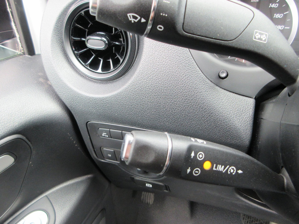 Mercedes-Benz Vito Evito, 112, L2, 66kWh, Snelladen, SoH 97,5%, Camera, 3-zits, Stoelverwarming. 14