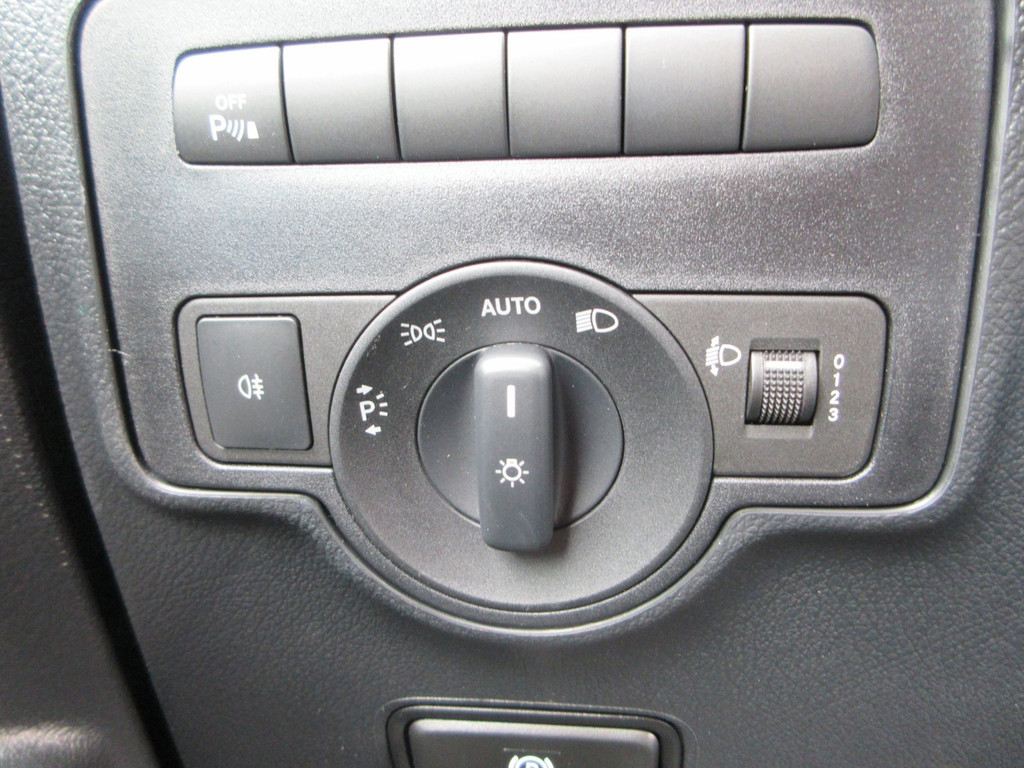 Mercedes-Benz Vito Evito, 112, L2, 66kWh, Snelladen, SoH 97,5%, Camera, 3-zits, Stoelverwarming. 15