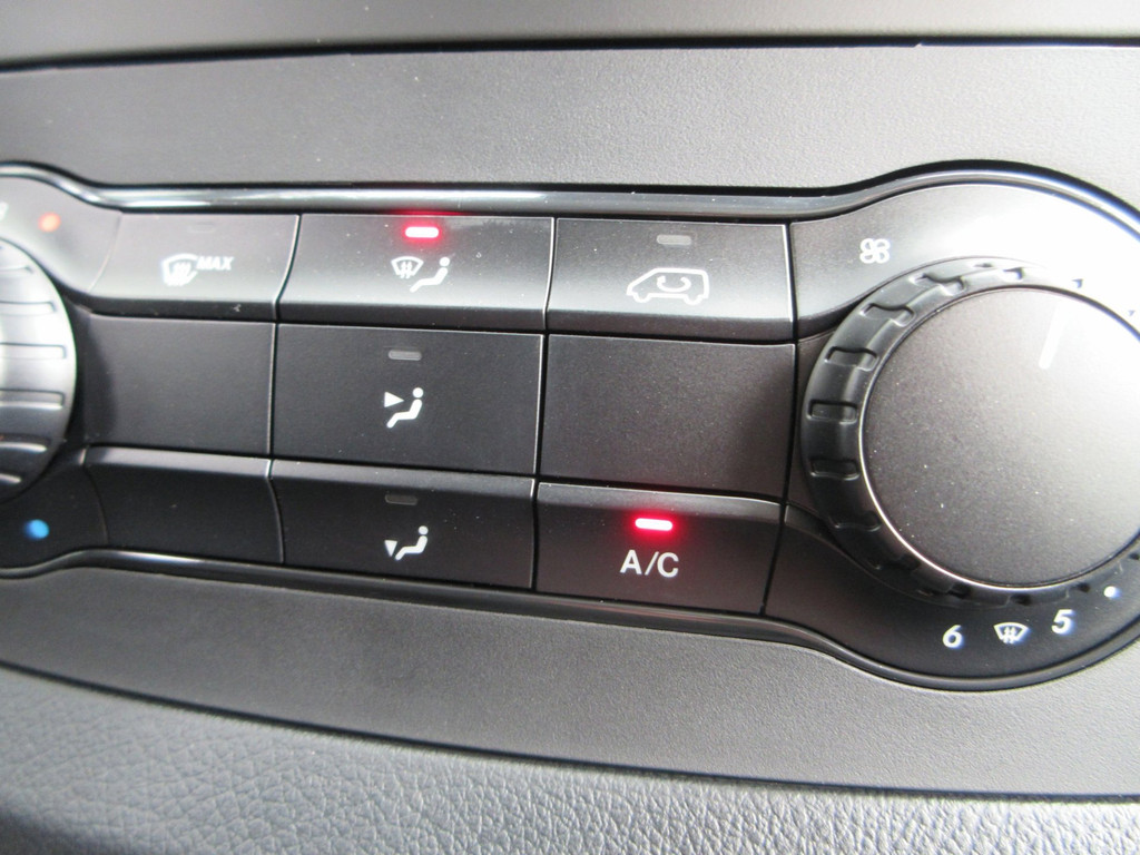 Mercedes-Benz Vito Evito, 112, L2, 66kWh, Snelladen, SoH 97,5%, Camera, 3-zits, Stoelverwarming. 19
