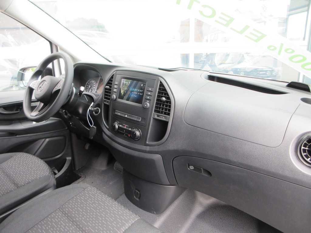 Mercedes-Benz Vito Evito, 112, L2, 66kWh, Snelladen, SoH 97,5%, Camera, 3-zits, Stoelverwarming. 9